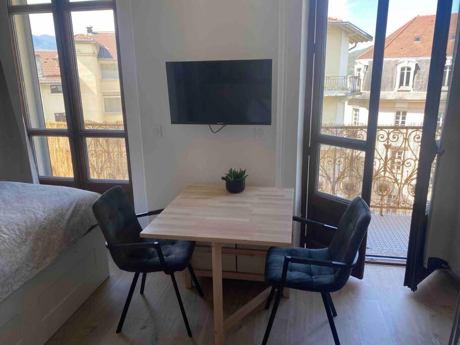Studio Refait A Neuf En Hypercentre Avec Balcon Aix-les-Bains Exterior foto